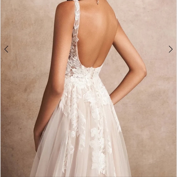 Lillian West wedding dress - Picture 3 of 13